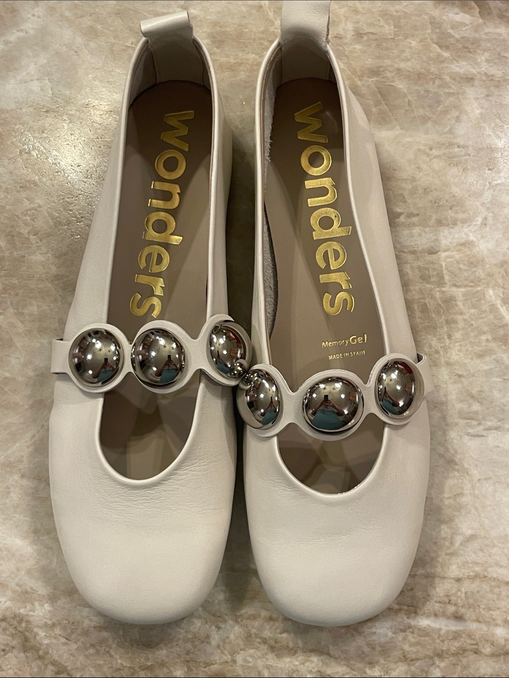 Wonders Suavage flat shoe. Off white 41